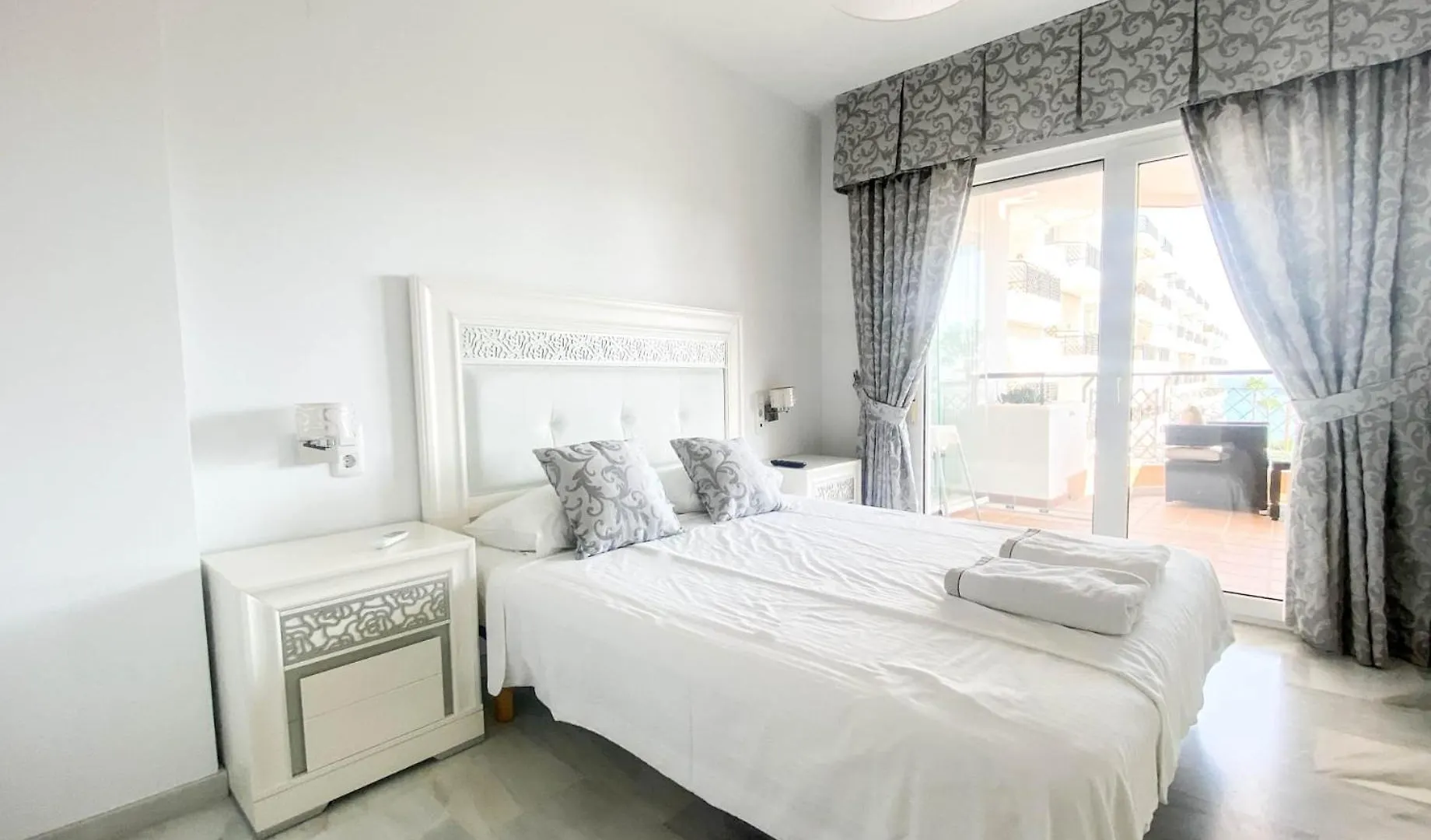 Apartment Mi Capricho 9, Family Complex First Line Beach. Sitio de Calahonda Spain